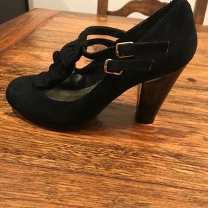 NEVER WORN - Steve Madden suede shoes with heels